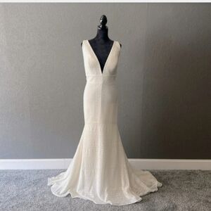 Enzoani beautiful collection boho lace gown size 16 nwt